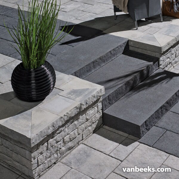 Permacon Mega Lafitt Plus Step